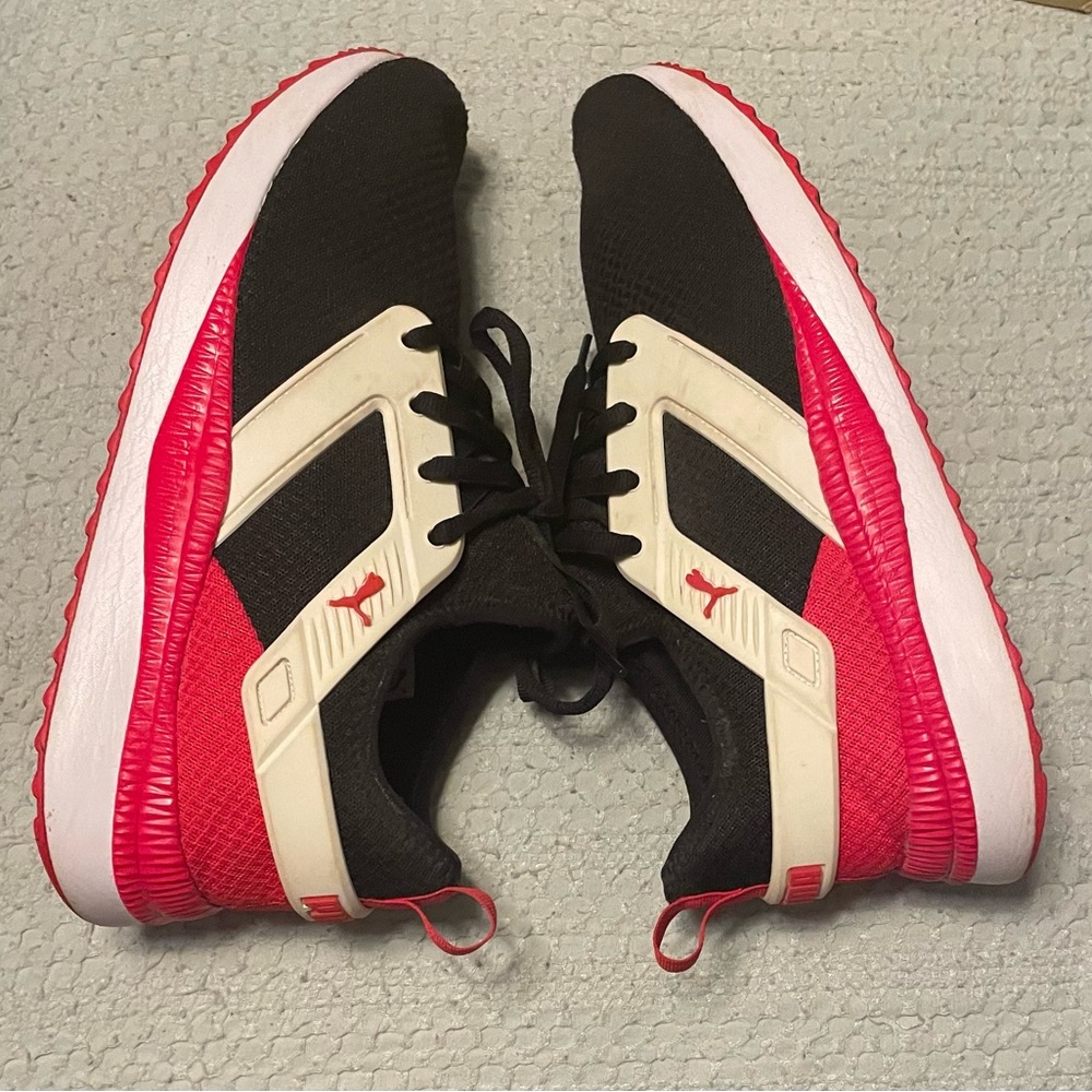 Mens Puma with Soft Fit Foam Shoes
Men's Size 11.5